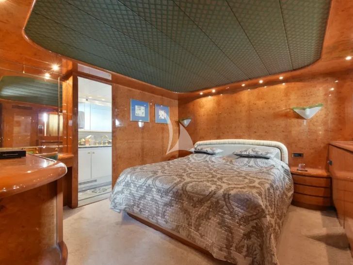MISS CANDY Versilcraft 30m - VIP cabin 1 MISS CANDY Versilcraft 30m - VIP cabin 1
