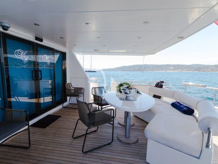 MISS CANDY Versilcraft 30m - aft deck MISS CANDY Versilcraft 30m - aft deck