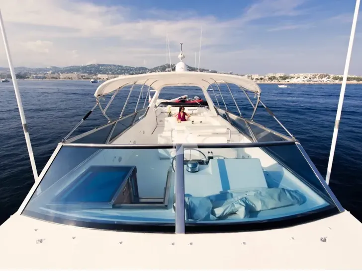 MISS CANDY Versilcraft 30m - flybridge forward view MISS CANDY Versilcraft 30m - flybridge forward view