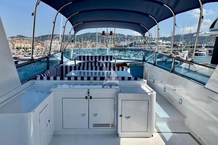 Charter Yacht MISS CANDY - Versilcraft 30m - 4 Cabins - Cannes - Monaco - St Tropez - Nice - French Riviera