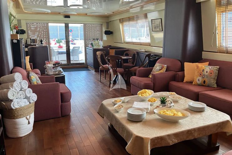 Charter Yacht MISS CANDY - Versilcraft 30m - 4 Cabins - Cannes - Monaco - St Tropez - Nice - French Riviera