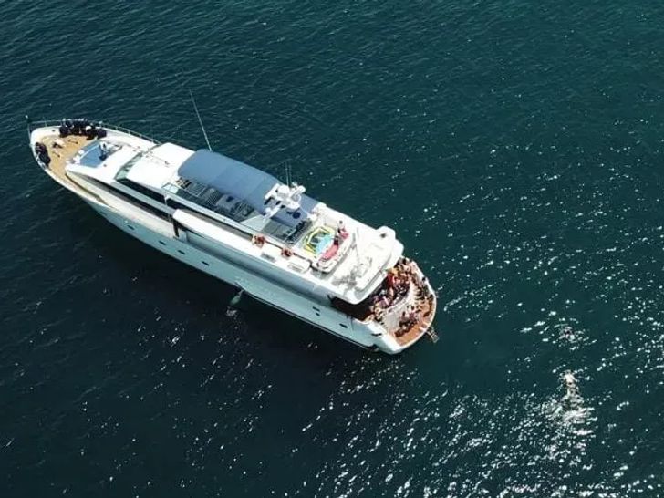 MISS CANDY Versilcraft 30m - top aerial shot MISS CANDY Versilcraft 30m - top aerial shot
