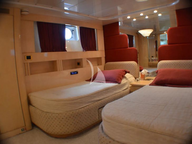MISS CANDY Versilcraft 30m - twin cabin 1 MISS CANDY Versilcraft 30m - twin cabin 1