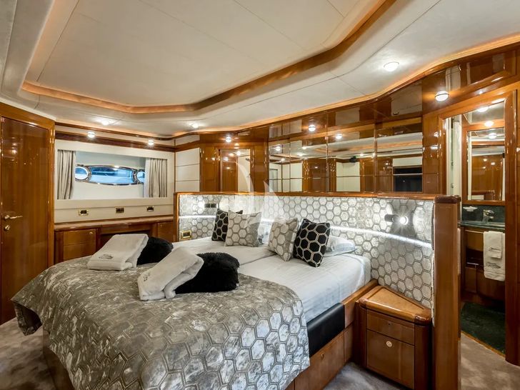 MISS KATARIINA Ferretti 880 - master cabin MISS KATARIINA Ferretti 880 - master cabin