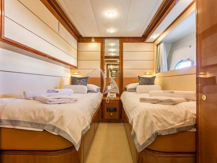 MISS KATARIINA Ferretti 880 - twin cabin 2 MISS KATARIINA Ferretti 880 - twin cabin 2
