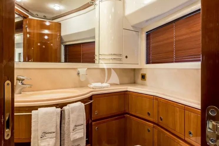 Charter Yacht MISS KATARIINA - Ferretti 880 - 4 Cabins - Split - Dubrovnik - Hvar - Croatia