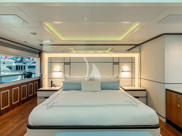 MISS MICHELLE Horizon RP122 - master cabin MISS MICHELLE Horizon RP122 - master cabin