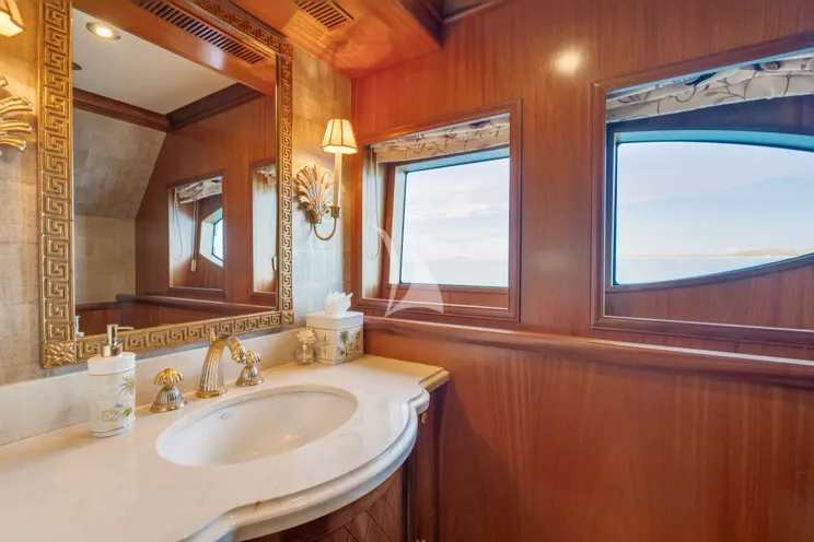 Charter Yacht MISS STEPHANIE - Richmond 142 - 6 Cabins - Nassau - Exumas - Bahamas