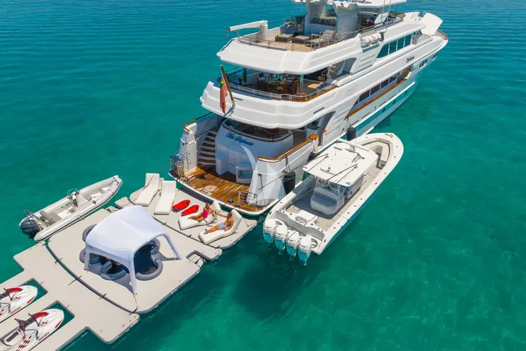 Charter Yacht MISS STEPHANIE - Richmond 142 - 6 Cabins - Nassau - Exumas - Bahamas