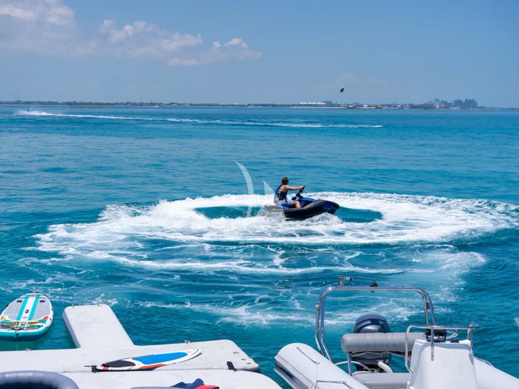 MISS STEPHANIE Richmond 142 - jet ski MISS STEPHANIE Richmond 142 - jet ski