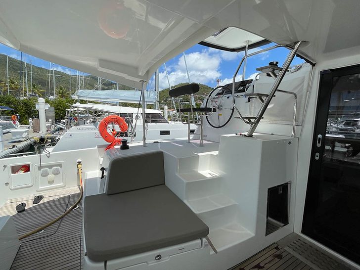 MOANA Lagoon 42 - helm MOANA Lagoon 42 - helm