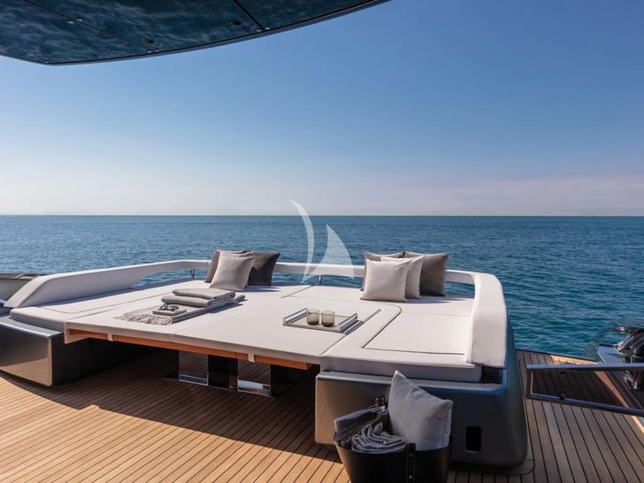 MONTENAPO Riva Folgore 88 - aft deck dining area convertible to sunbed MONTENAPO Riva Folgore 88 - aft deck dining area convertible to sunbed
