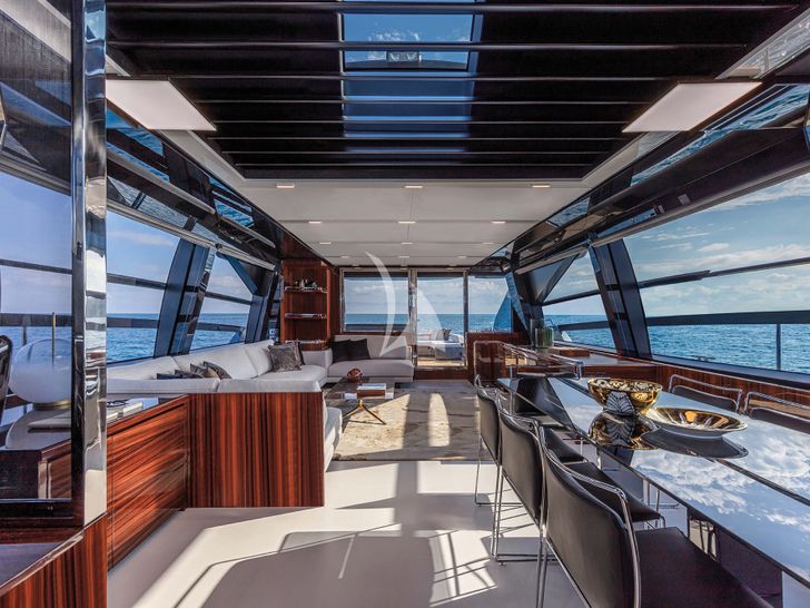 MONTENAPO Riva Folgore 88 - interior MONTENAPO Riva Folgore 88 - interior