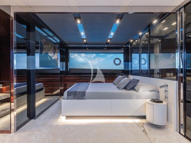 MONTENAPO Riva Folgore 88 - master cabin MONTENAPO Riva Folgore 88 - master cabin