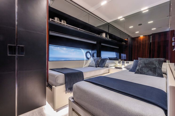 Charter Yacht MONTENAPO - Riva Folgore 88 - 4 Cabins - Naples - Capri - Amalfi Coast - Sardinia - Italy