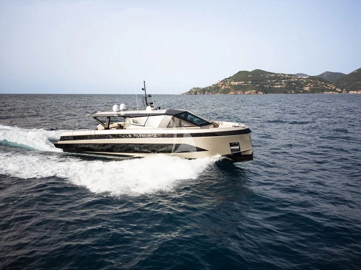 MOONRAKER Wally Wallywhy100 - side profile cruising MOONRAKER Wally Wallywhy100 - side profile cruising