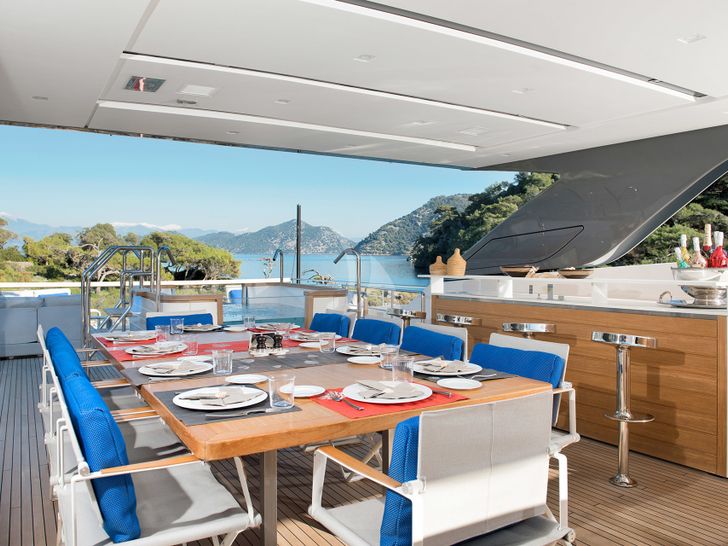 MORNING STAR Sanlorenzo 37 Upper Deck Dining MORNING STAR Sanlorenzo 37 Upper Deck Dining