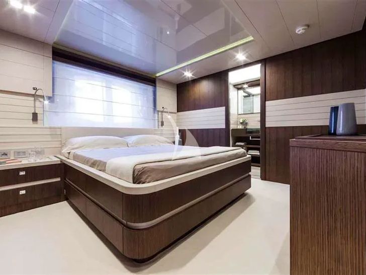 MORNING STAR Ferretti Custom Line 100 - VIP cabin MORNING STAR Ferretti Custom Line 100 - VIP cabin