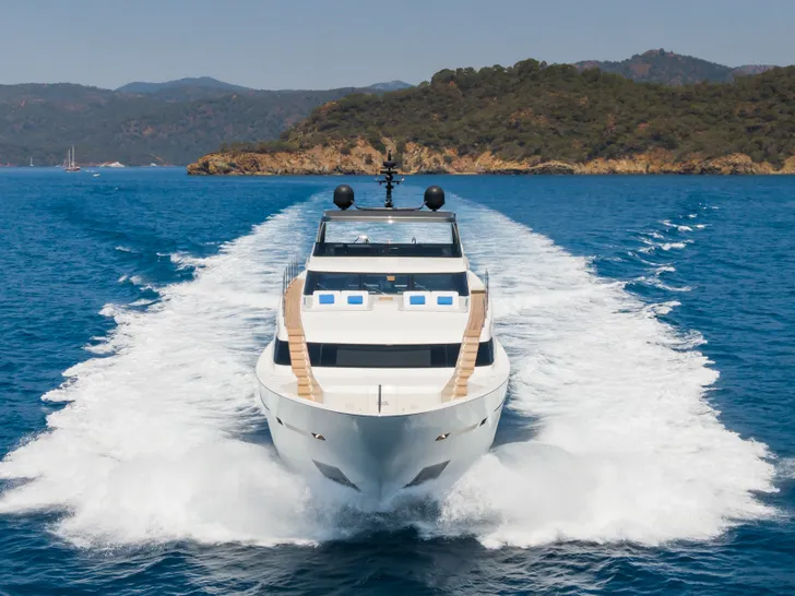 MORNING STAR Sanlorenzo SL118 - cruising forward view MORNING STAR Sanlorenzo SL118 - cruising forward view