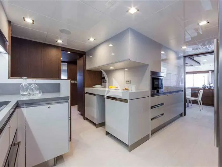 MORNING STAR Ferretti Custom Line 100 - galley MORNING STAR Ferretti Custom Line 100 - galley