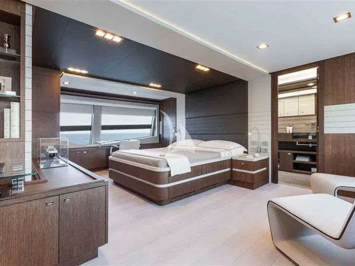 MORNING STAR Ferretti Custom Line 100 - master cabin MORNING STAR Ferretti Custom Line 100 - master cabin