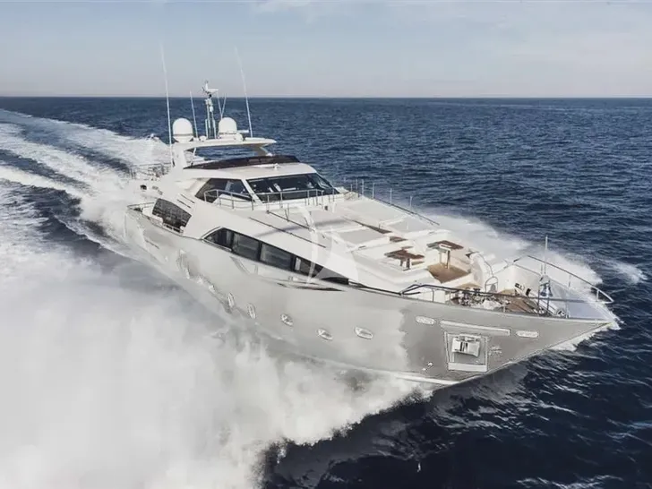 MORNING STAR Ferretti Custom Line 100 - profile MORNING STAR Ferretti Custom Line 100 - profile