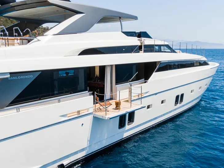 MORNING STAR Sanlorenzo SL118 - side balcony MORNING STAR Sanlorenzo SL118 - side balcony