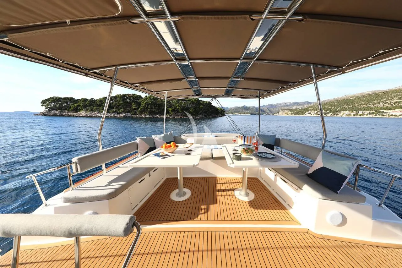 MOSE Bali 5.4 - flybridge