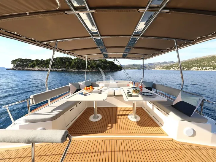 MOSE Bali 5.4 - flybridge MOSE Bali 5.4 - flybridge