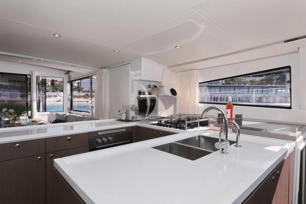 MOSE Bali 5.4 - galley
