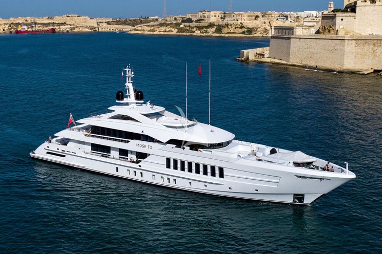 Charter Yacht MOSKITO - Heesen 55 m - 6 Cabins - Naples - Capri - Positano - Amalfi Coast - Italy