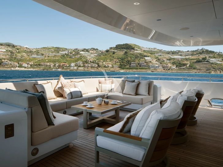 MOSKITO Heesen 55m Steel - main aft deck seating MOSKITO Heesen 55m Steel - main aft deck seating