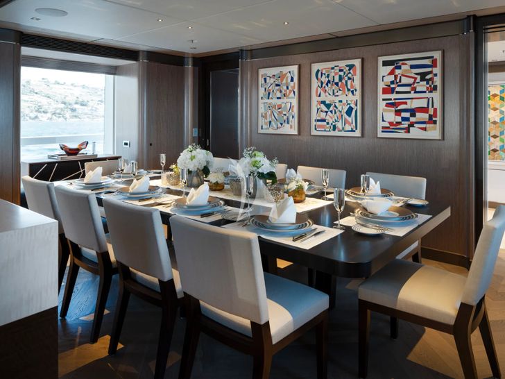 MOSKITO Heesen 55m Steel - main dining area MOSKITO Heesen 55m Steel - main dining area