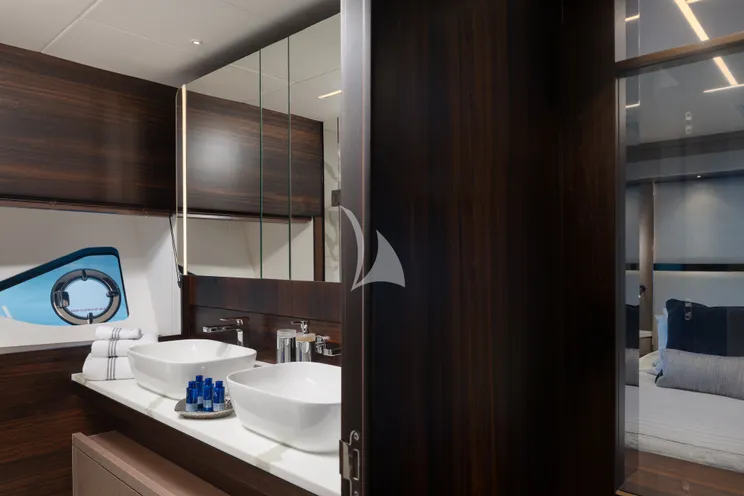 Charter Yacht MOWANA - Sunseeker 86 Yacht - 4 Cabins - Split - Hvar - Dubrovnik - Croatia