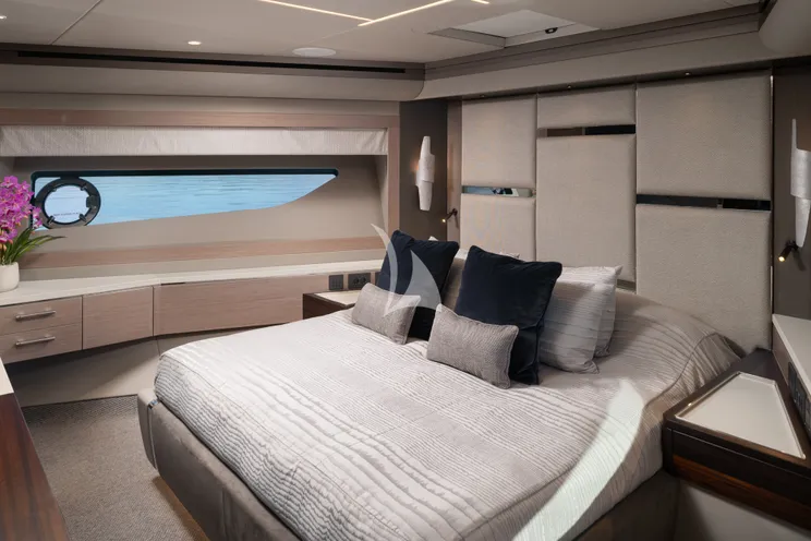 Charter Yacht MOWANA - Sunseeker 86 Yacht - 4 Cabins - Split - Hvar - Dubrovnik - Croatia