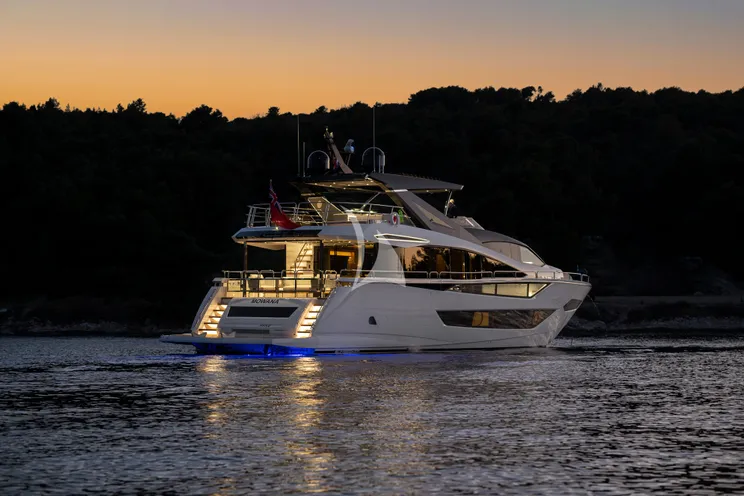 Charter Yacht MOWANA - Sunseeker 86 Yacht - 4 Cabins - Split - Hvar - Dubrovnik - Croatia