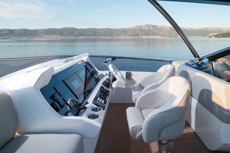 Charter Yacht MOWANA - Sunseeker 86 Yacht - 4 Cabins - Split - Hvar - Dubrovnik - Croatia