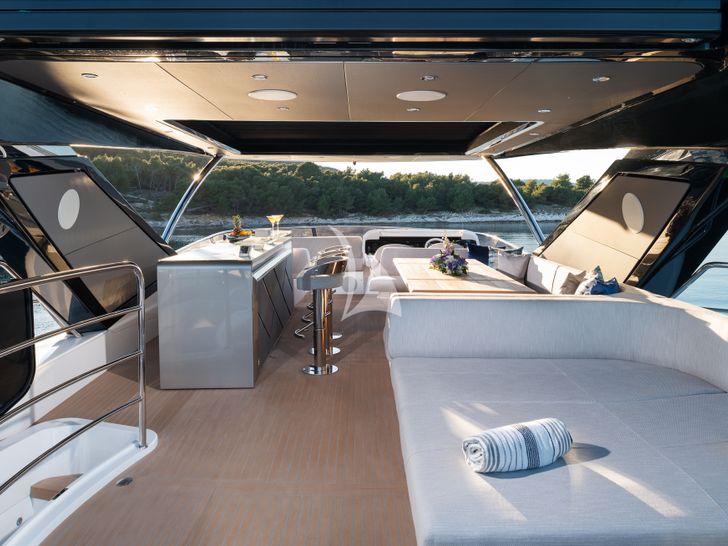 MOWANA Sunseeker 95 - flybridge MOWANA Sunseeker 95 - flybridge