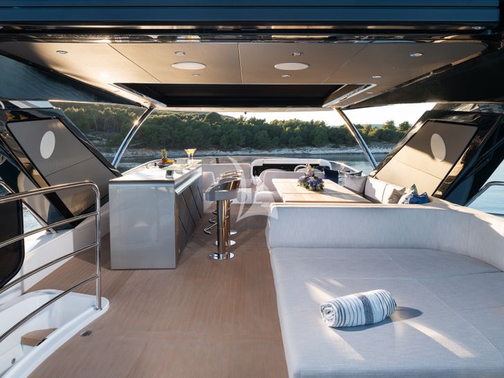 MOWANA Sunseeker 95 flybridge