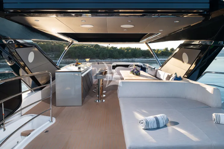 Charter Yacht MOWANA - Sunseeker 86 Yacht - 4 Cabins - Split - Hvar - Dubrovnik - Croatia