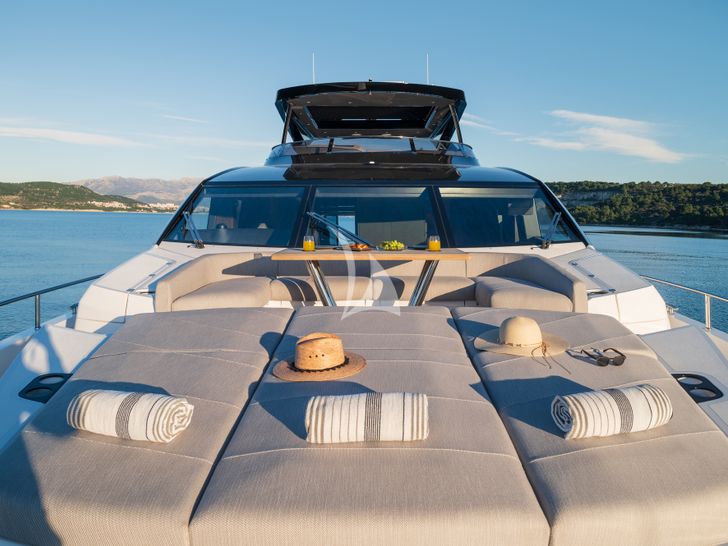 MOWANA Sunseeker 95 foredeck lounging and bronzing area