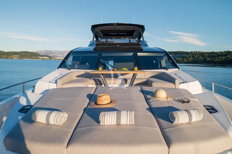 Charter Yacht MOWANA - Sunseeker 86 Yacht - 4 Cabins - Split - Hvar - Dubrovnik - Croatia