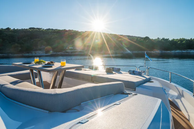 Charter Yacht MOWANA - Sunseeker 86 Yacht - 4 Cabins - Split - Hvar - Dubrovnik - Croatia