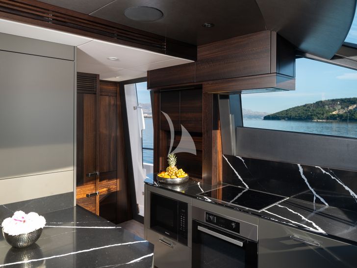 MOWANA Sunseeker 95 - galley other angle MOWANA Sunseeker 95 - galley other angle