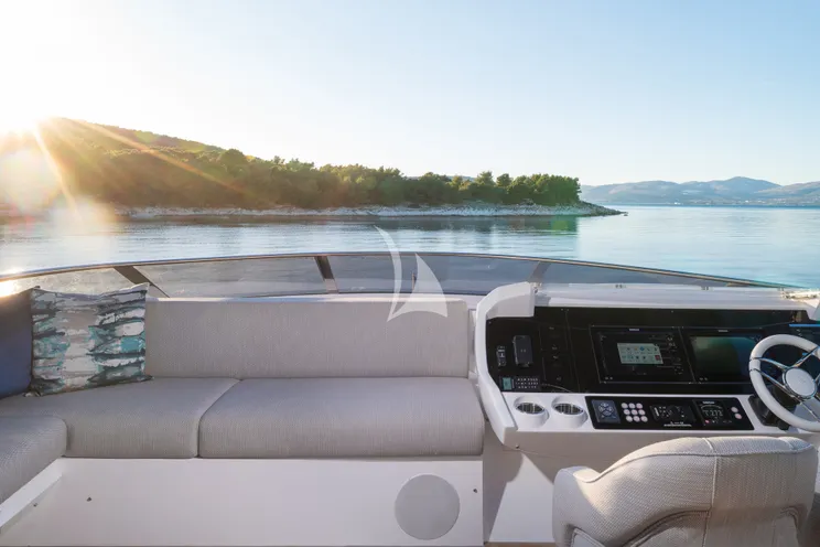 Charter Yacht MOWANA - Sunseeker 86 Yacht - 4 Cabins - Split - Hvar - Dubrovnik - Croatia
