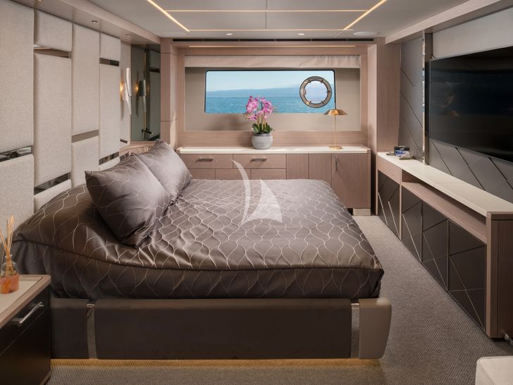 MOWANA Sunseeker 95 - master cabin MOWANA Sunseeker 95 - master cabin