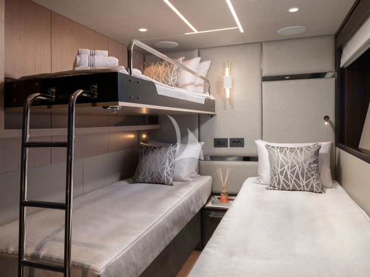 MOWANA Sunseeker 95 - twin cabin pullman down MOWANA Sunseeker 95 - twin cabin pullman down