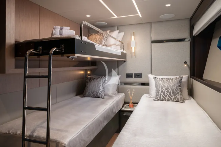 Charter Yacht MOWANA - Sunseeker 86 Yacht - 4 Cabins - Split - Hvar - Dubrovnik - Croatia