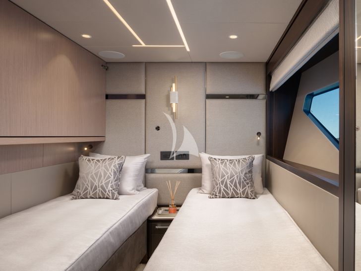 MOWANA Sunseeker 95 - twin cabin 1 MOWANA Sunseeker 95 - twin cabin 1
