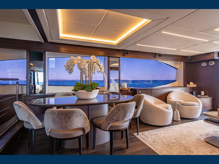 MOZZ II Sunseeker 88 Yacht indoor dining area